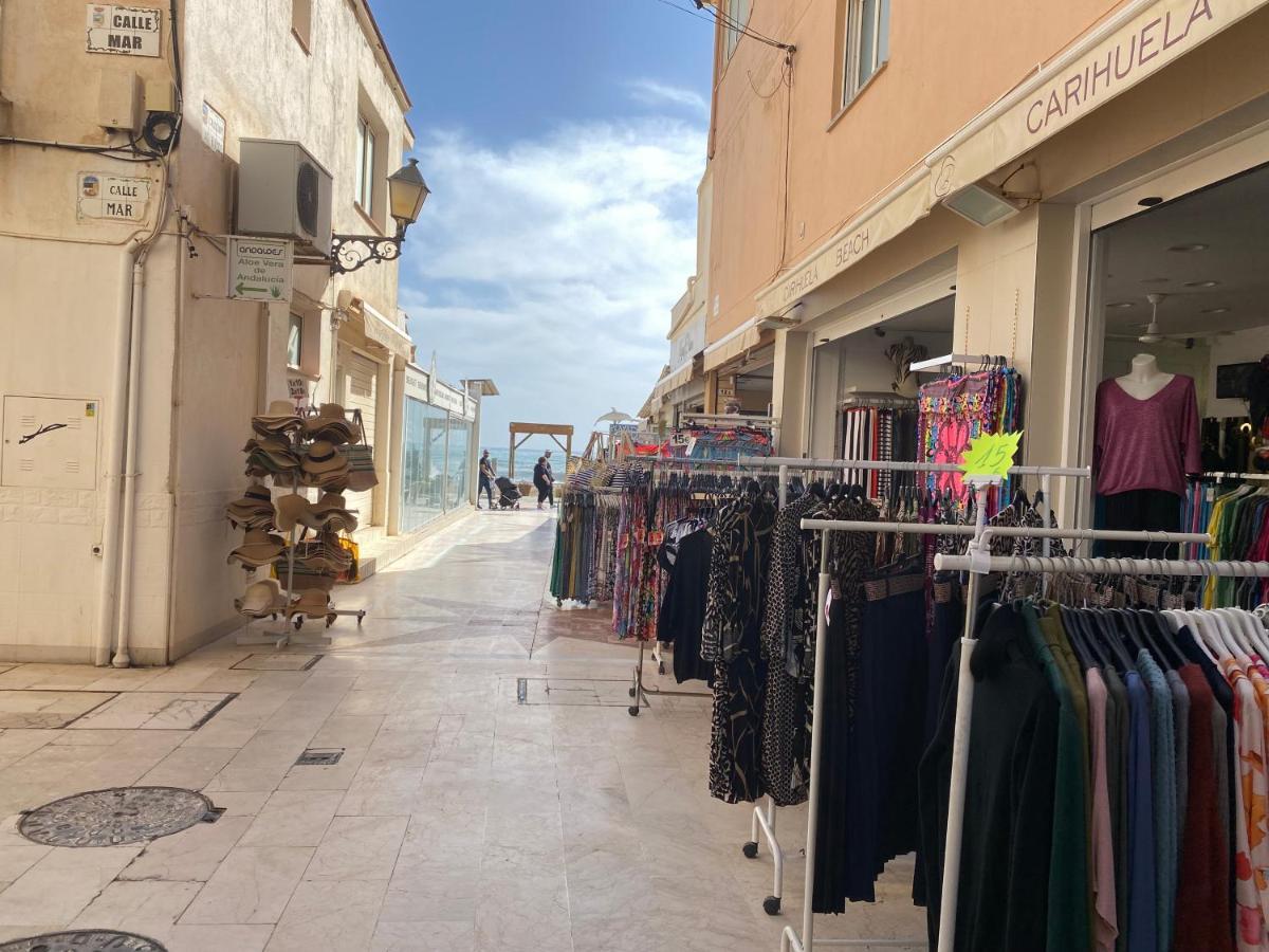 Apartamentos Vicenta Playa Carihuela ตอร์เรโมลิโนส ภายนอก รูปภาพ