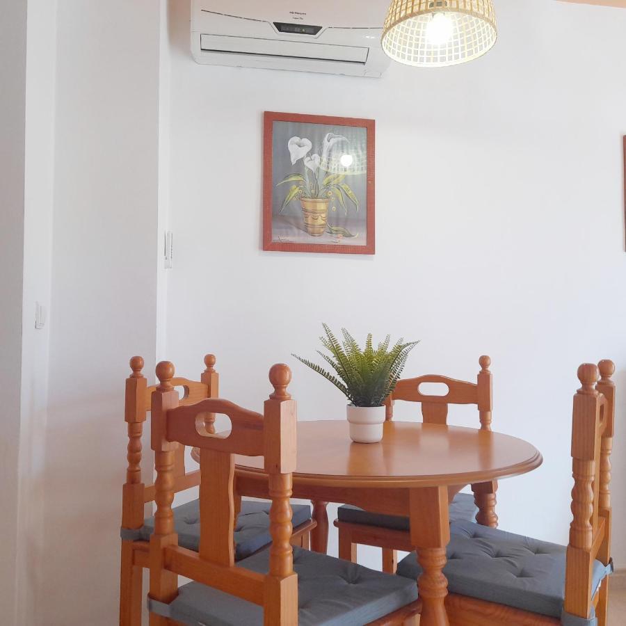 Apartamentos Vicenta Playa Carihuela ตอร์เรโมลิโนส ภายนอก รูปภาพ